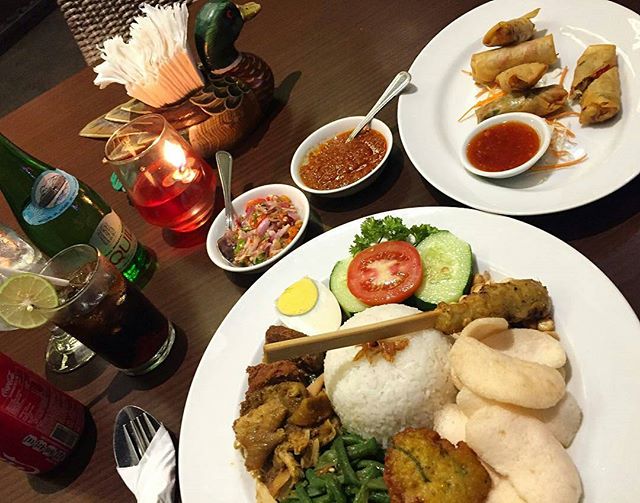 Get these authentic Indonesian dinner at Bebek Bengil Maxx Box Lippo Village ❤