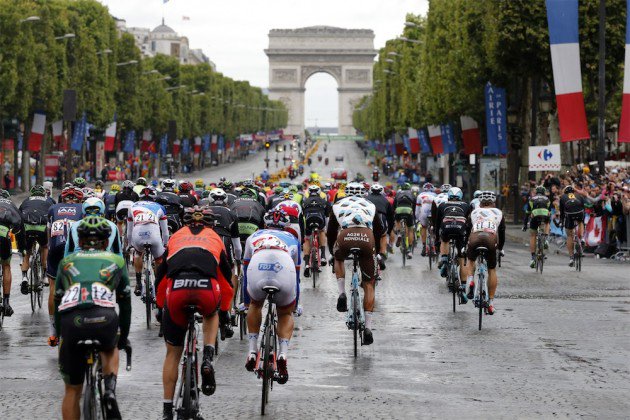 The Tour de France will have its traditional finish on the Champs-Élysées #TDF2017 trib.al/42GAq4M