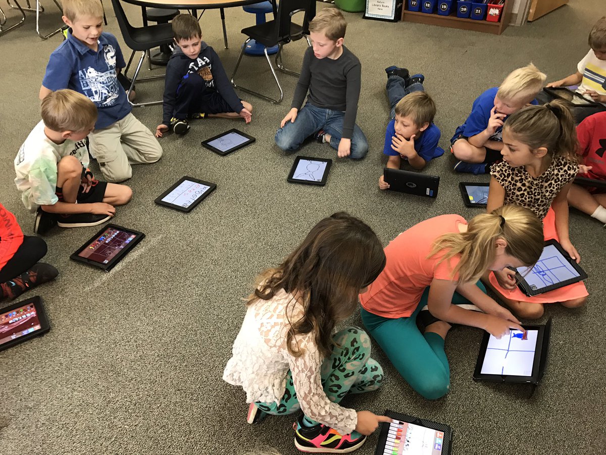 ZellmerClass's tweet photo. We are researchers! #fseteach #oneflagstone https://t.co/YO58gOoSfH