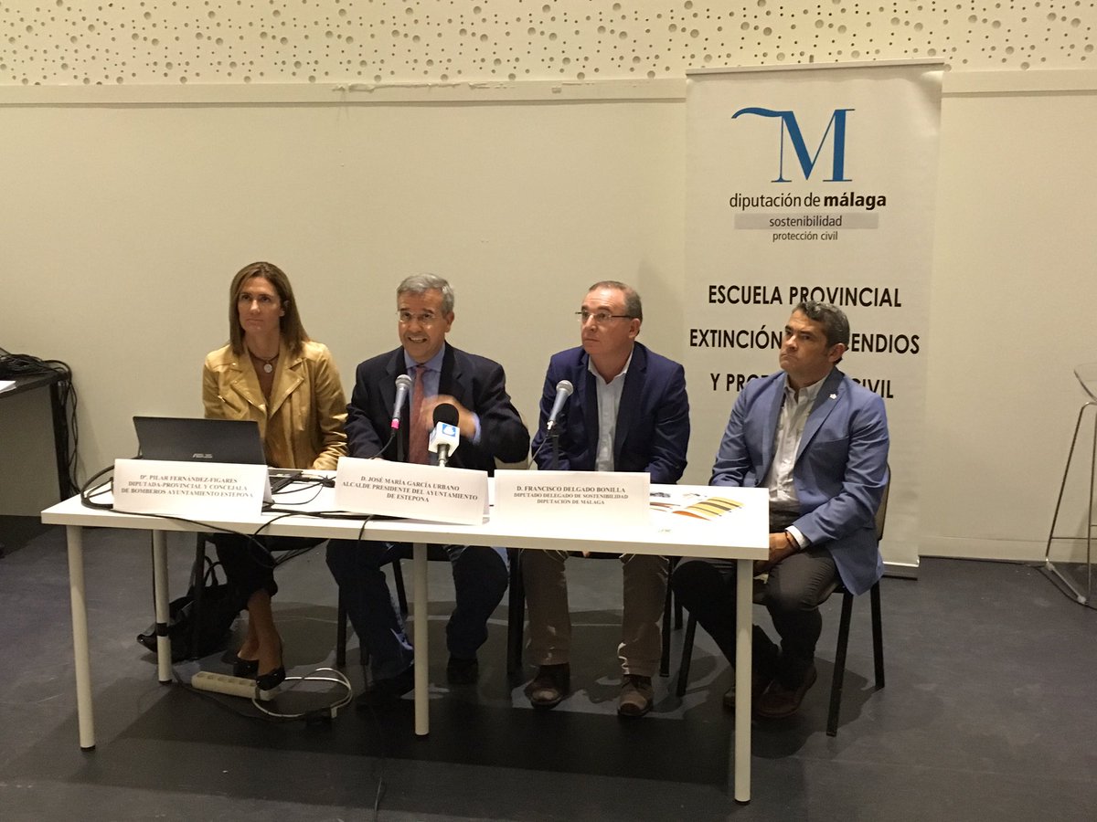 CAFMalagaES's tweet photo. Comienzan la jornada sobre seguridad en conjuntos residenciales organizada por @diputacionMLG y @CAFMalagaES en @AytoEstepona https://t.co/BCJOEgoQlv