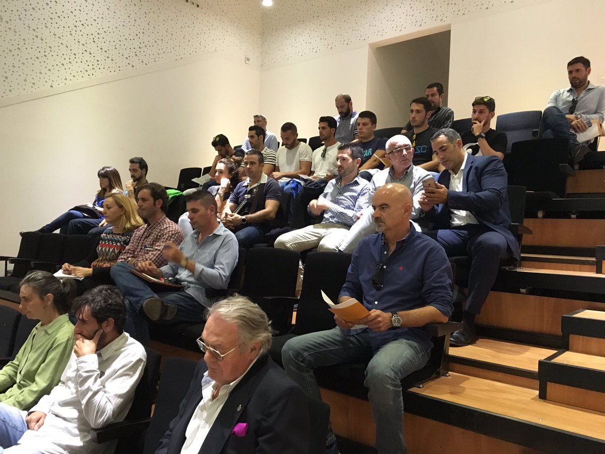 CAFMalagaES's tweet photo. Comienzan la jornada sobre seguridad en conjuntos residenciales organizada por @diputacionMLG y @CAFMalagaES en @AytoEstepona https://t.co/BCJOEgoQlv