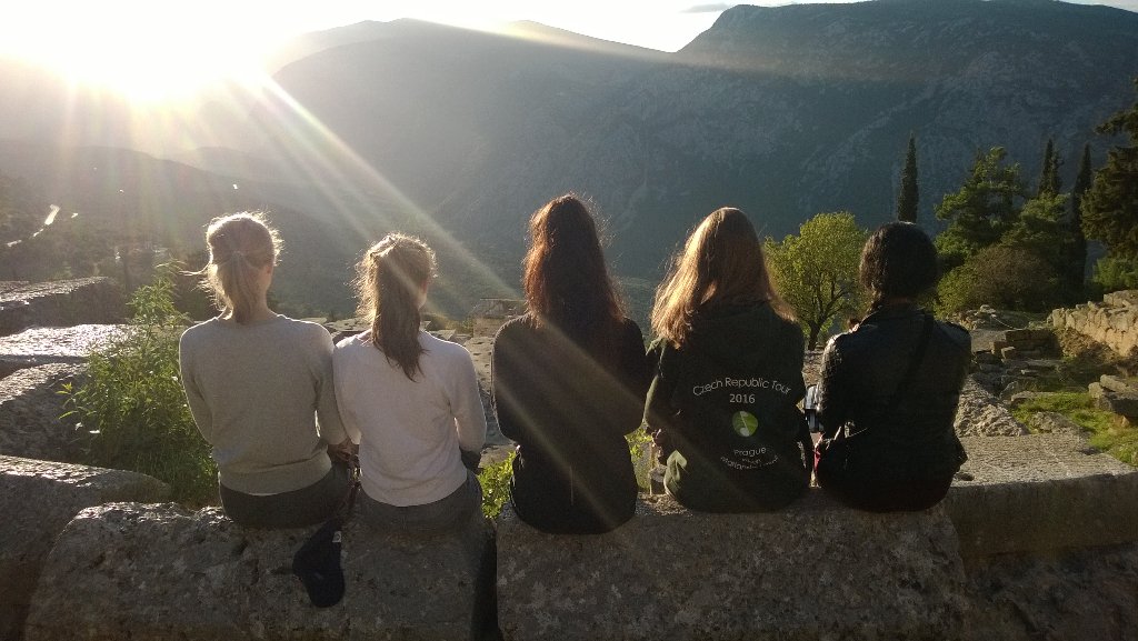 NGHSClassics's tweet photo. @NottmGirlsHigh @NGHSLangs amazing sunrise at the ancient site of Delphi https://t.co/bpWFA4GQsC