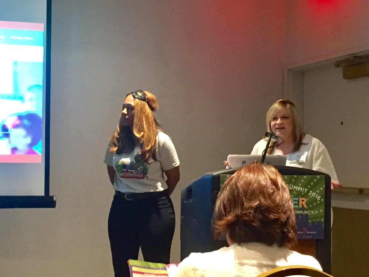 MitziNeely's tweet photo. So proud of @_MichelleCooper &amp; Nicole Robinson presenting on @Wonderopolis at #NCFL2016. #detroit #strongerfamilies https://t.co/8fdrwfvi8p