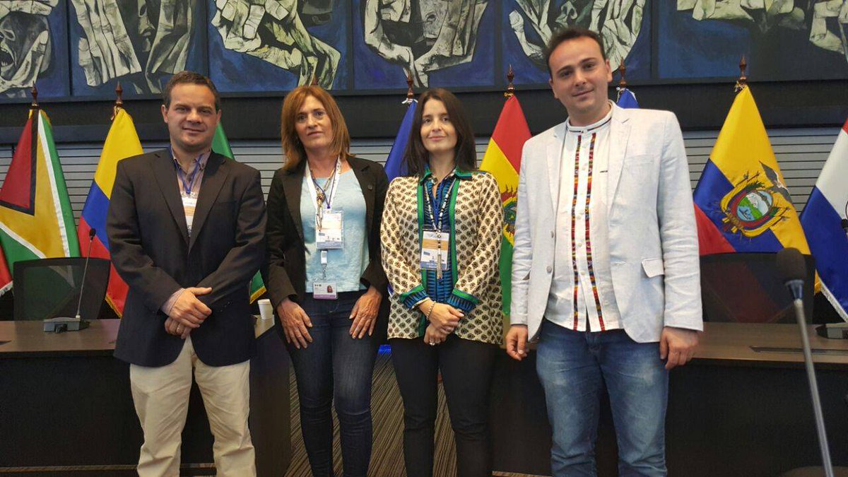 nicoloyarte's tweet photo. Concejales santafesinos acompañan al intendente en la sede de Unasur en Ciudades para la ciudadanía: ¿qué son y cómo financiarlas? https://t.co/Y6noXQdZDg