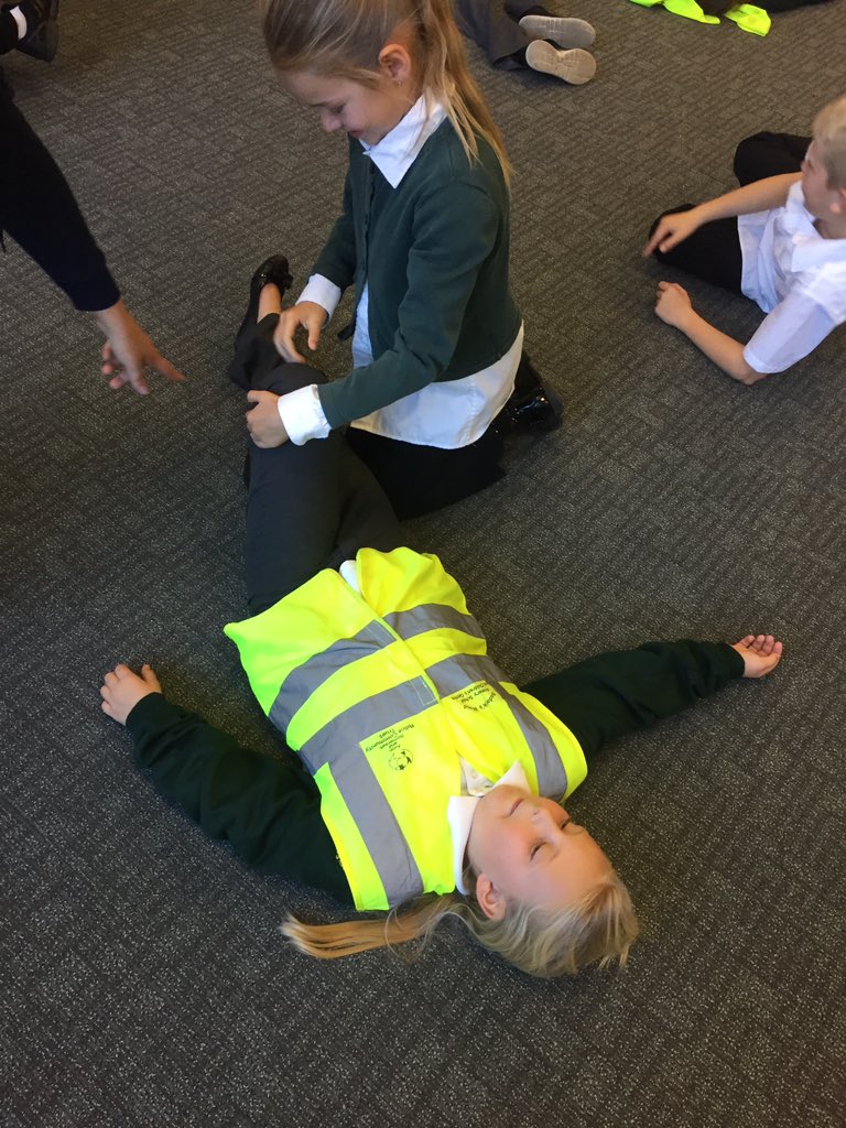 year5bwps's tweet photo. @SouthmeadHosp thank you so much for our lesson on CPR today! https://t.co/esHJqR8Rj3