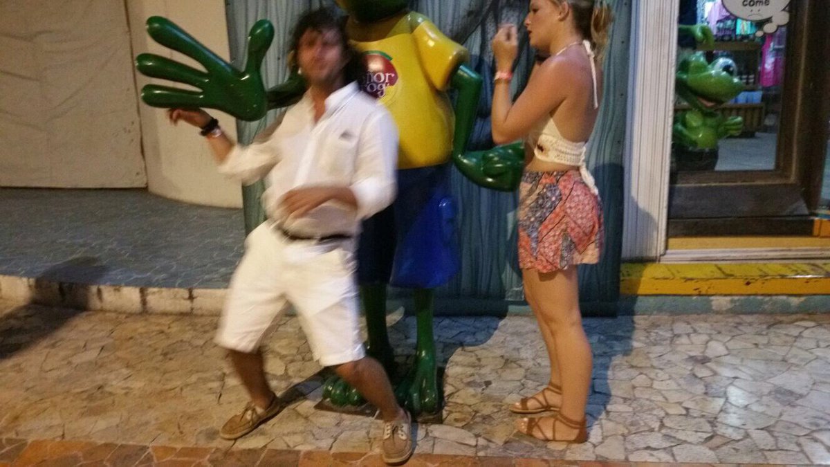 ryashleigh's tweet photo. missin mexico and shenanigans with my fav cousin #twitterlessSteven https://t.co/Y62vpP7zhO