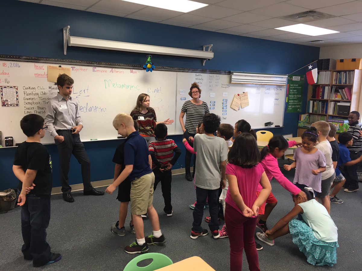 DyerrRob's tweet photo. @SouthwesternU Dr Kamen's students teaching science concepts through play at Mitchell Elem #mitchellmavs https://t.co/h7tgV8TEYE
