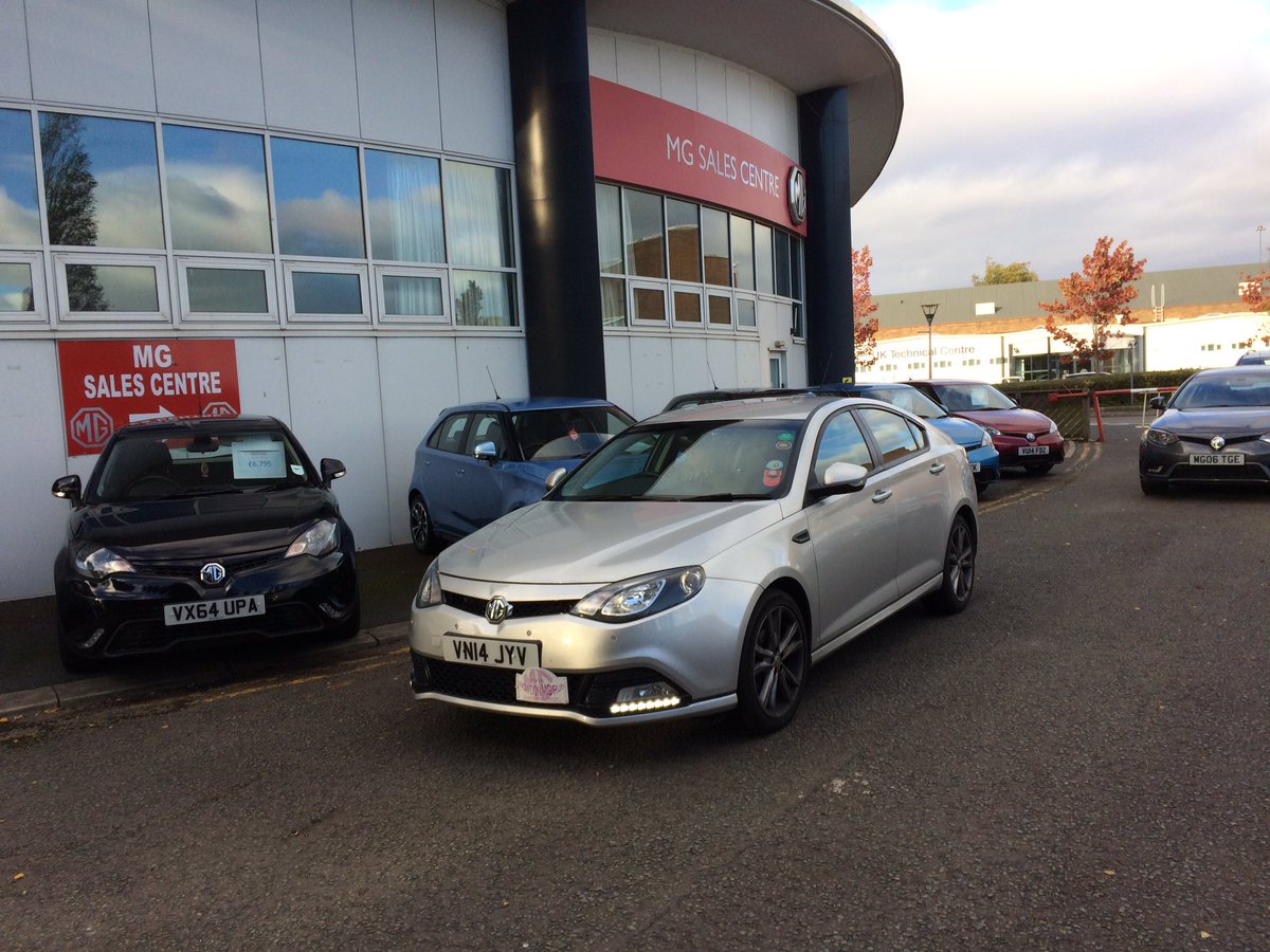 NorthLeicsMGOC's tweet image. Funny, don&apos;t miss radio or have need for reversing camera in #MGMIDGET yet grateful when fixed in #MG6 by @MGSalesCentre #ModernCarProblems