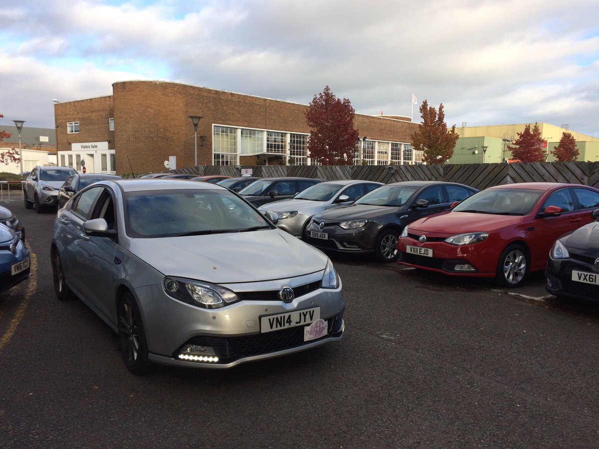 NorthLeicsMGOC's tweet image. Funny, don&apos;t miss radio or have need for reversing camera in #MGMIDGET yet grateful when fixed in #MG6 by @MGSalesCentre #ModernCarProblems