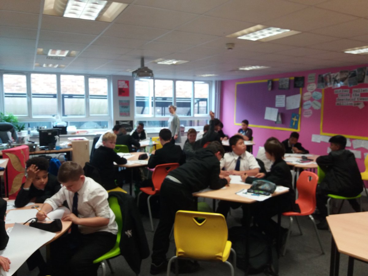 SHS_ICT's tweet photo. Year 8 coming up with great concepts for sustainability with @7billionideas https://t.co/yCJ8z6jcKD
