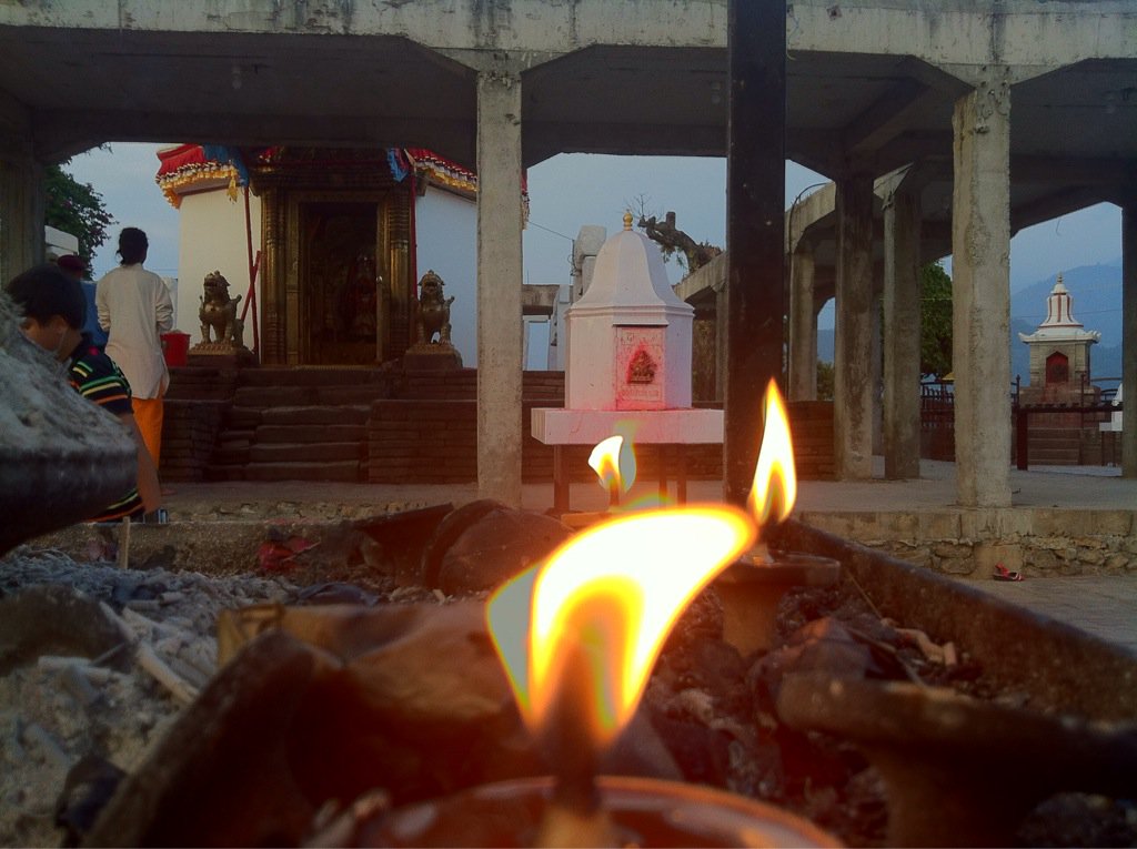 sigdelr2n's tweet photo. साँझ को बत्ती बाल्ने बेला भयछ की? #bindabasini #pokhara https://t.co/upzLyPHeAL