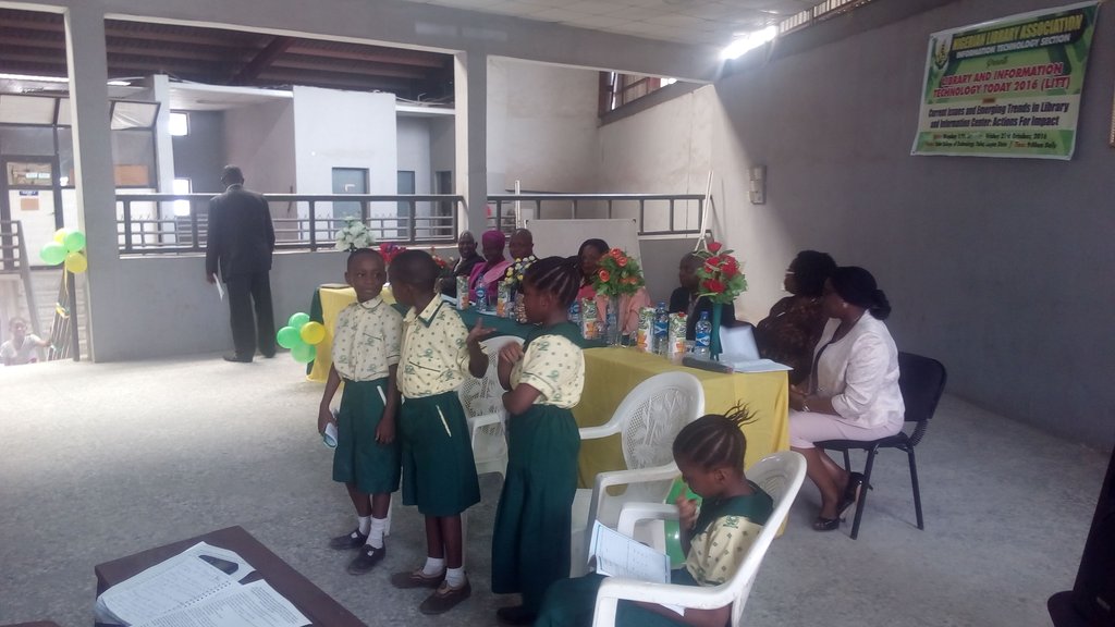 VictorEjechi's tweet photo. Pupils from Yabatach Staff school literally have the participants a wonderful drama presentation #LITTWorkShop2016 https://t.co/HfrZW4acBs