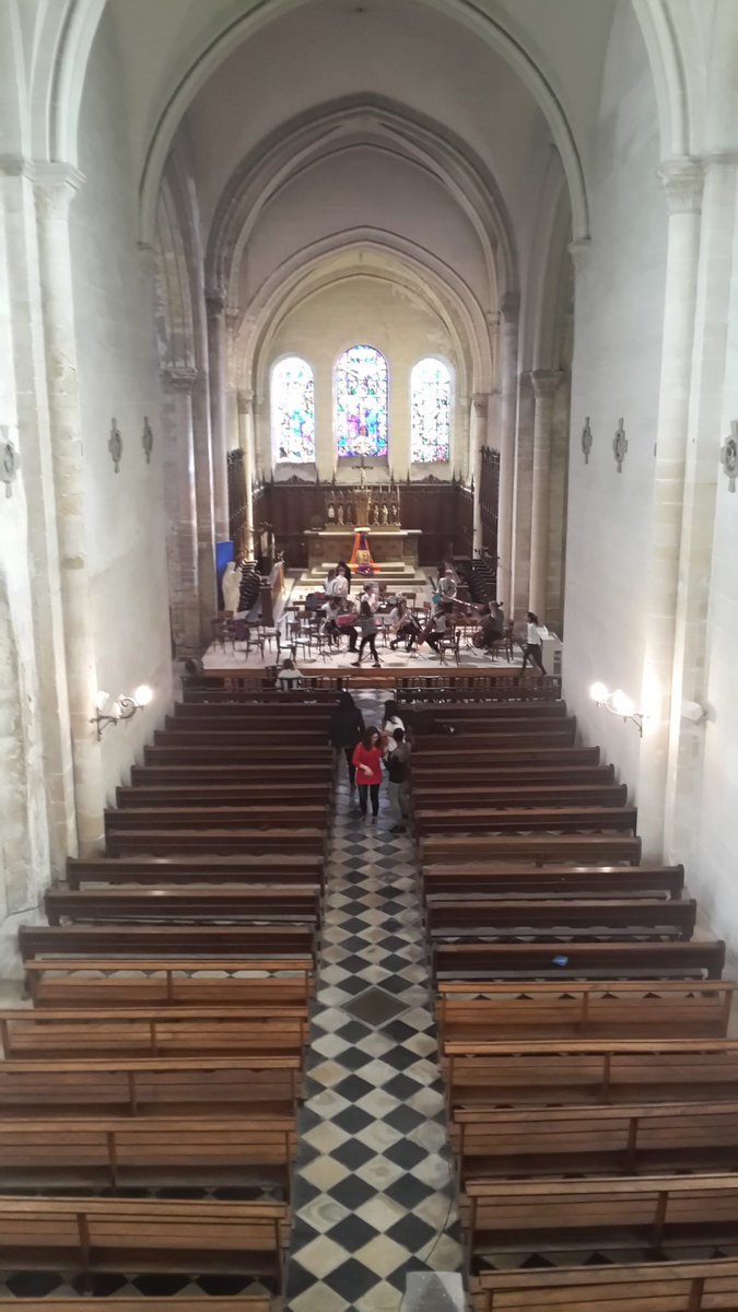 rombirot's tweet photo. Installation avant la représentation ... ils sont prêts !! #Senlis #oseme https://t.co/XVu7HHSen8