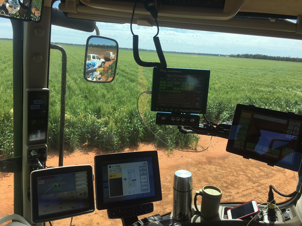 AdrianRoles1's tweet photo. modern tractor are full of tech. data from these systems is gold. If only they were on one standardised spatial system. #precisionfarming https://t.co/CicrHY3iwM