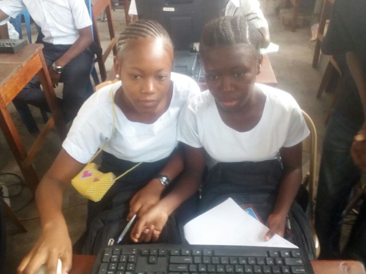 LaboureurDuCode's tweet photo. 18.10.2016 nous continuons à donner le meilleur de nous même pour vulgariser le code. #scratch  #AfricaCodeWeek #LLaboureur #Kinshasa https://t.co/vBYtixb3rk