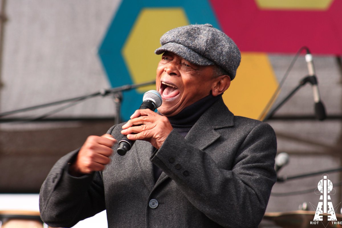 Struggling to cope with the week? Bra Hugh's mojo is all you need <3 #TakeMeBackToDaisies #HighlightofTheWeekend #SALegend #SxRTD2016