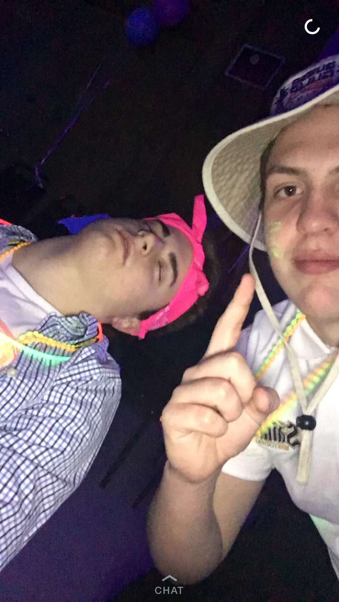 tm0tzz's tweet photo. Happy bday big papiπ€π€ππ @GlanskYEET #kodakwhite #chacha #North9thstreet #moes #rugbyscrum #dabarber https://t.co/u37HaGyBgL