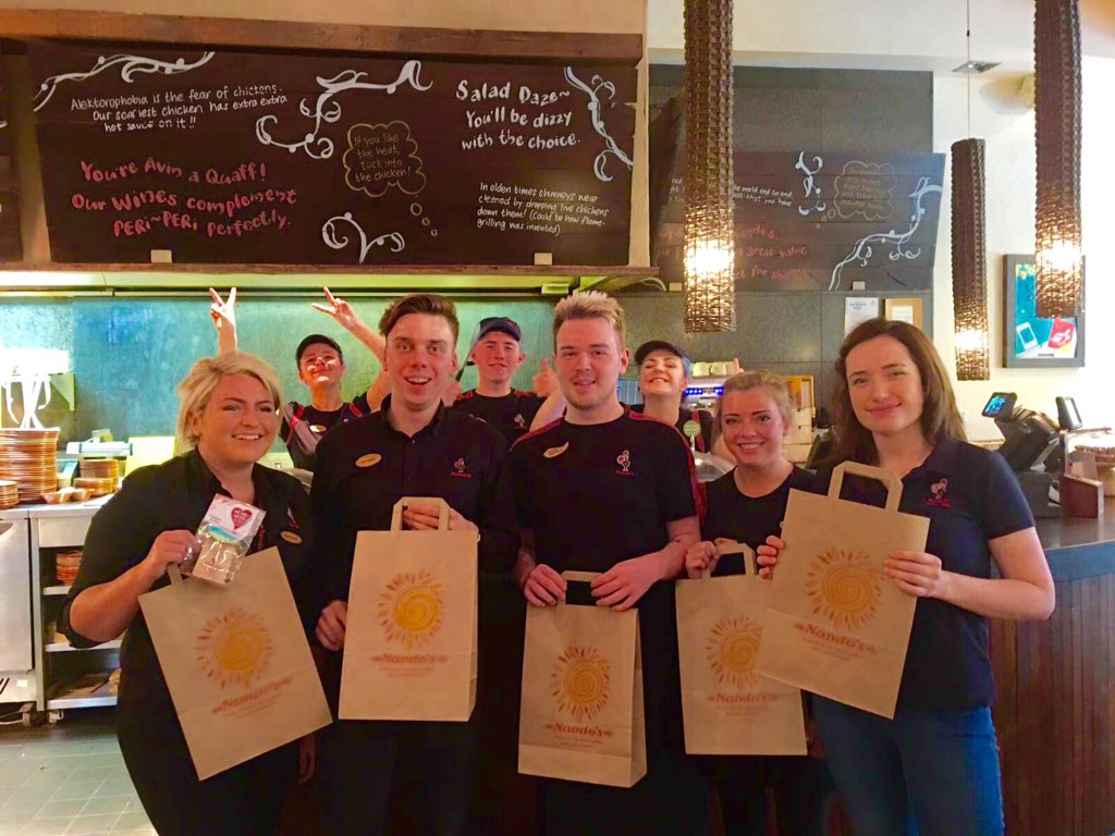 1 more winner to go today thanks to amazing <a href="/glasgowfort/">Glasgow Fort</a> <a href="/NandosUK/">Nando's</a> Team! Delivery on its way!! #GiesANandos 🐔😍🙌