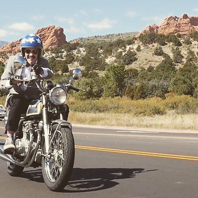 boulderstmoto's tweet photo. This guy.
.
#dgrcoloradosprings #dgr2016 #cb350 #hondacb350 #caferacer #builtnotreliable #vintagemotorcycle #moto #… https://t.co/vLJX2vHFhh