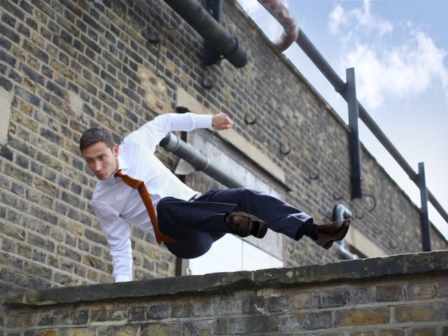 стиль паркур. паркурщики субкультура. жорж эмбер паркур. паркур. джордж герберт паркур.