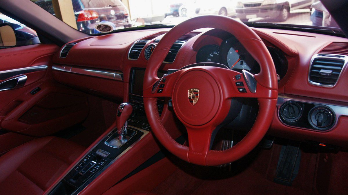 WoodmeadAuto's tweet photo. Uncommon Interior Sighting @WoodmeadAuto. Beautiful 
#Porsche https://t.co/Xhp8Cv1T8T