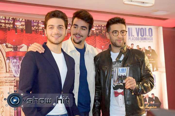 fcilvoloversarg's tweet photo. By #ShowHit a través de #Facebook https://t.co/kWbg1yl2Ib