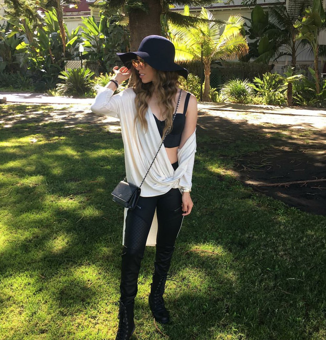 RosyMCfans's tweet photo. ¿no es demasiado linda? https://t.co/PgikVa3lkO