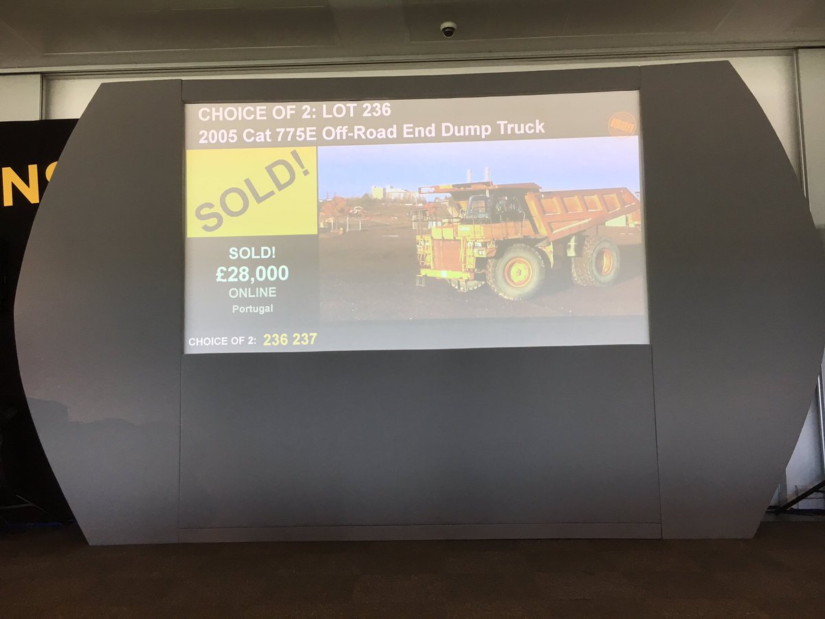 DiggerManBlog's tweet photo. One's off to the sunnier climes of Portugal π΅πΉπ Global auction power! @IronPlanetEU @FinningNews #IPRockingham16 https://t.co/B87CgZ7dwO