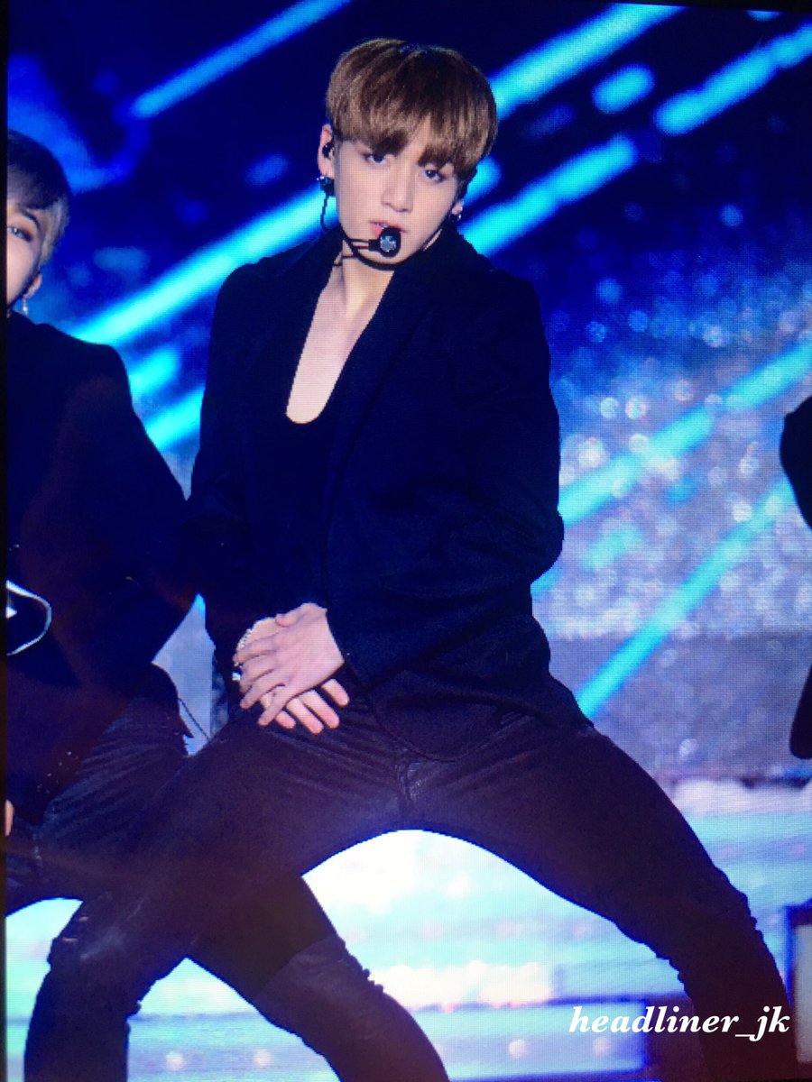 headliner_jk's tweet image. 161018 열린음악회 #정국 @BTS_twt 나 여기서 죽었대 정국아