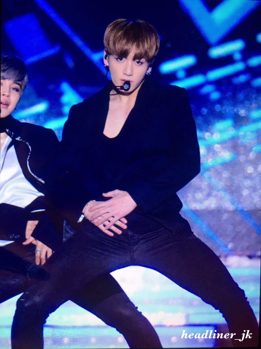 headliner_jk's tweet image. 161018 열린음악회 #정국 @BTS_twt 나 여기서 죽었대 정국아