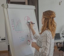 Level up your social media game with the newly launched Hootsuite Academy. ow.ly/wGzM305bJt4 🎓 #KnowYourSocial