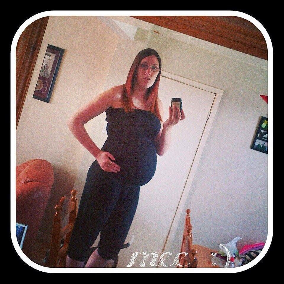 JordanJordan016's tweet photo. #me #pregnant #missmybump 💜 https://t.co/s5hwZSVlVK