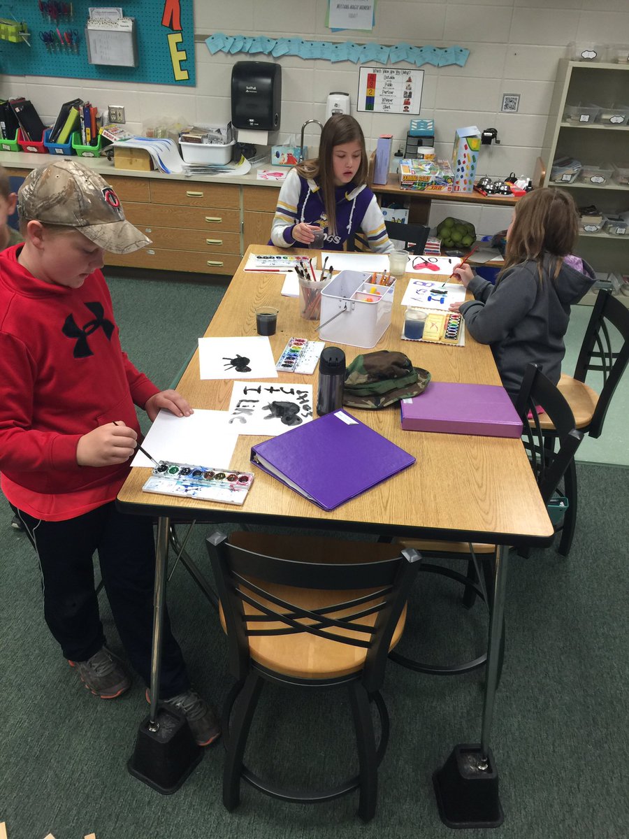 whibennett's tweet image. It's a great day in 5th grade... #makermorning #themesway #hatday