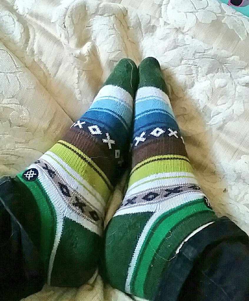PayyourQueen's tweet photo. Come worship my dirty socks🖕
KIK:ImARealQueen 
@subredman @RTpig @AlphaPromoSlave 
#findom #paypig #footfetish #shoefetish #feet https://t.co/8Q1n6YCDqw