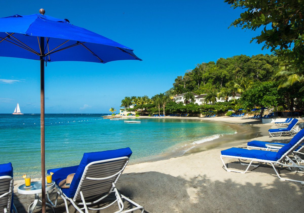CMurphyBirchall's tweet photo. One of Jamaica most beautiful resorts @RoundHillResort @UltimateTravCo @VisitJamaicaNow @VisitJamaicaUK https://t.co/s9NiGwk1Iw https://t.co/oMzKMckxk2