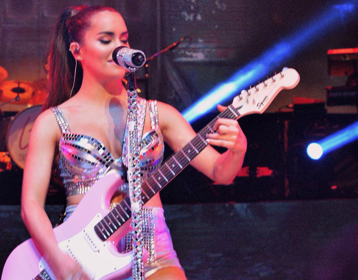 svitlanaespos's tweet photo. @laliespos #SOYTour #LaliEnElOpera 💞🎶 https://t.co/uXOxbNPxJK