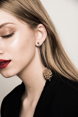 lapompayira's tweet image. "THE POLLYWOG" en #issue34
Fotografía: Rosario Helman 
Estilismo: Facundo Bettencourt

+ en: issuu.com/lapompayira/do…
lapompayira.com