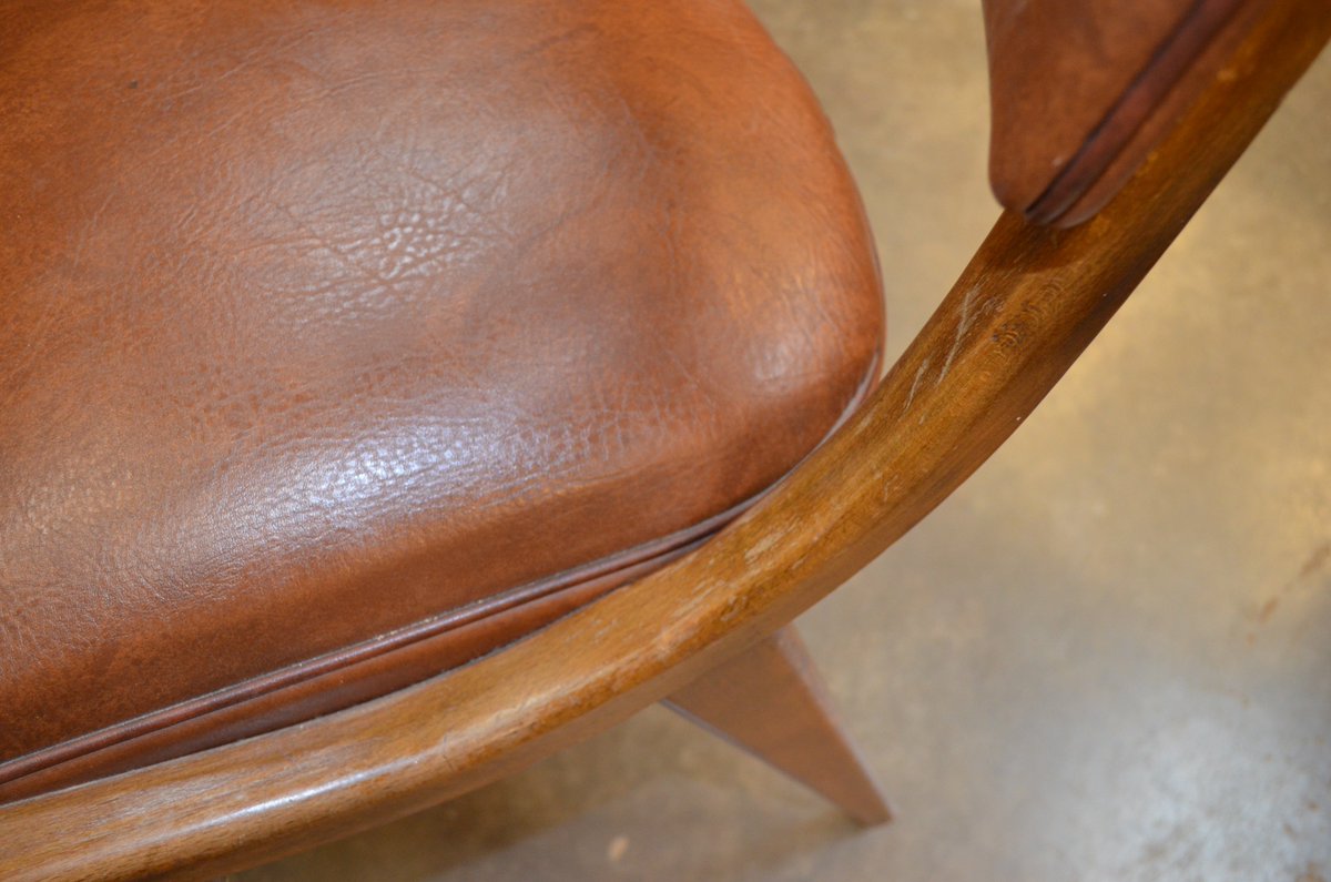 FP4UManchester's tweet photo. Six retro dining chairs and table in for a strip, sand and re-polish #No1 #French #polisher #Manchester https://t.co/jD2jsRdTtH