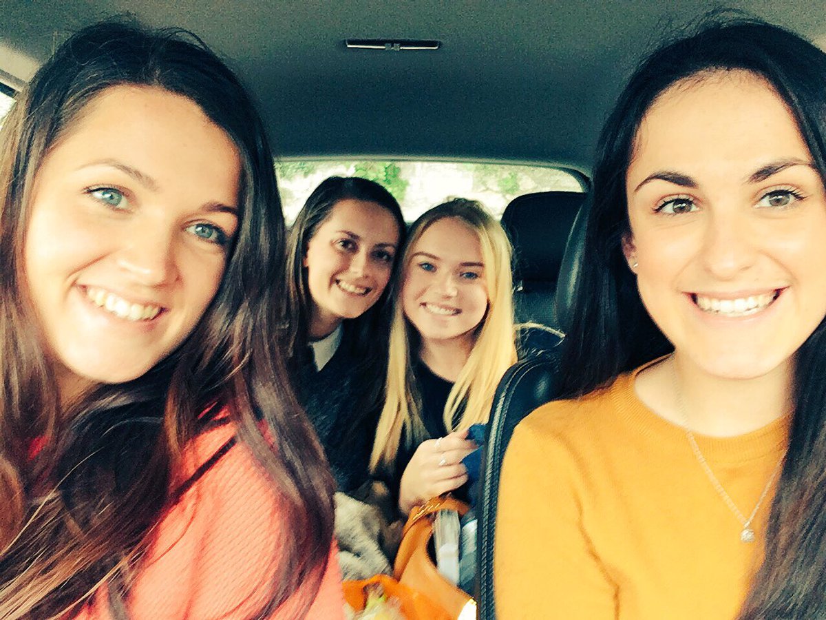 _evrobinson's tweet photo. Bye Plymouth👋🏼 6 hour road trip for #rcmconf16 tomorrow has begun!👩‍👩‍👧‍👧👶🏼 @ChelseaSTMW @middymaya @ca56555020 #studentmidwives #excited https://t.co/BCCm7HtQk9