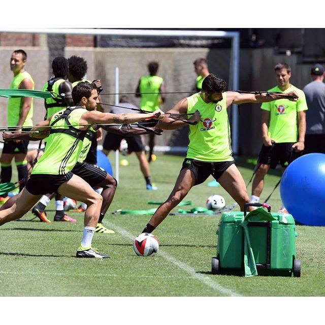 cesc4official's tweet photo. I punch harder than you @diegocosta 😂🤔👊🏻 https://t.co/Tco91PDwdw