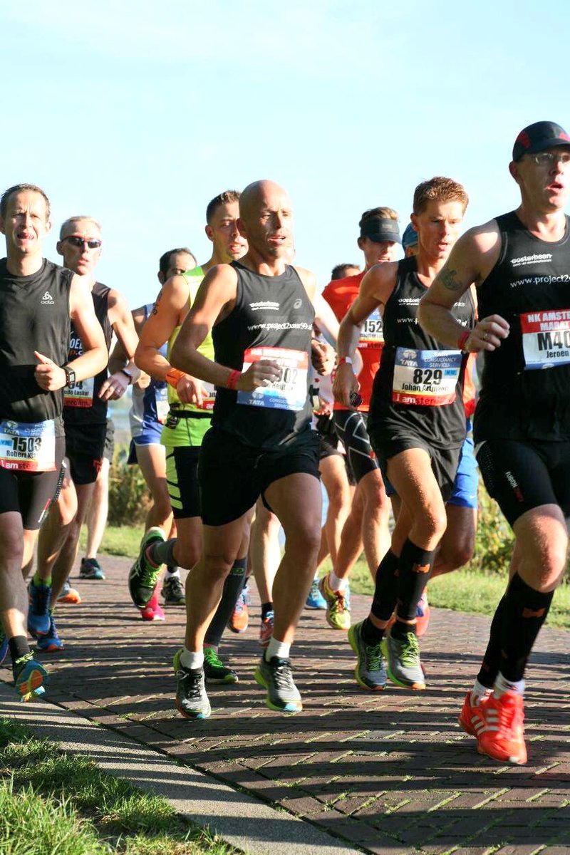 Project2uur59's tweet photo. Op weg naar die ene ongrijpbare overwinning op jezelf @TCSadammarathon! Klasse @rpk80, @JoArt_writes, @Papovski en @JaccoHeijblok. #TCSAM16 https://t.co/uUVp2X1U7Z