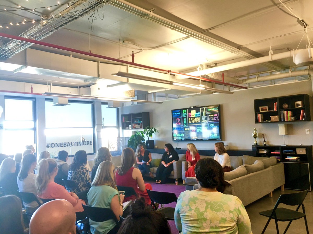 erinohhherin's tweet photo. Jump starting the day with #BPRCInfluencers. Great panel learning about influencer marketing campaigns https://t.co/JO1Xoc0hgj