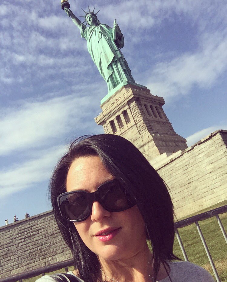 VictoriaEllen18's tweet photo. Made it this time! 🗽#statueofliberty #pictureliberty #newyork https://t.co/q5Cl0OX0ts