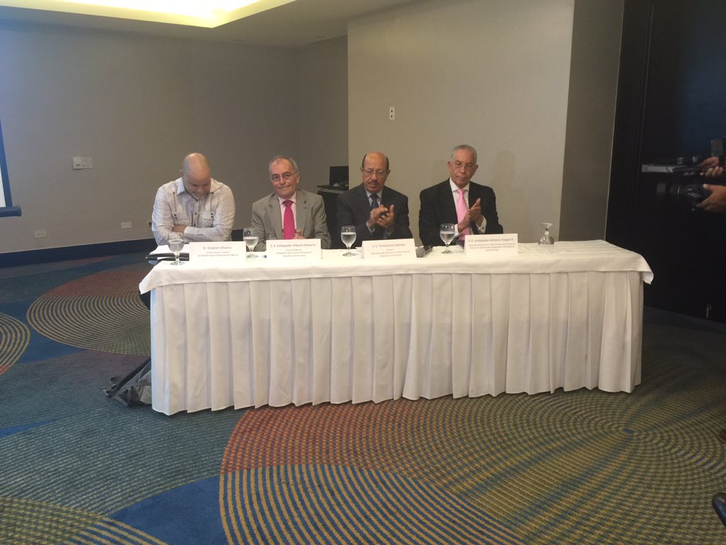 temomontas's tweet photo. Participo en la inauguración del taller en el marco del proceso de identificación del Programa de Cooperación Binacional Haití-R.D https://t.co/QV76VVwNKq