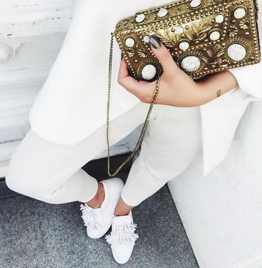 SUCCARRA's tweet photo. Blogger @isabellemariew has convinced us that wearing white all year is a good idea. #fromstxavier #Succarra https://t.co/3IJfhiq6DG