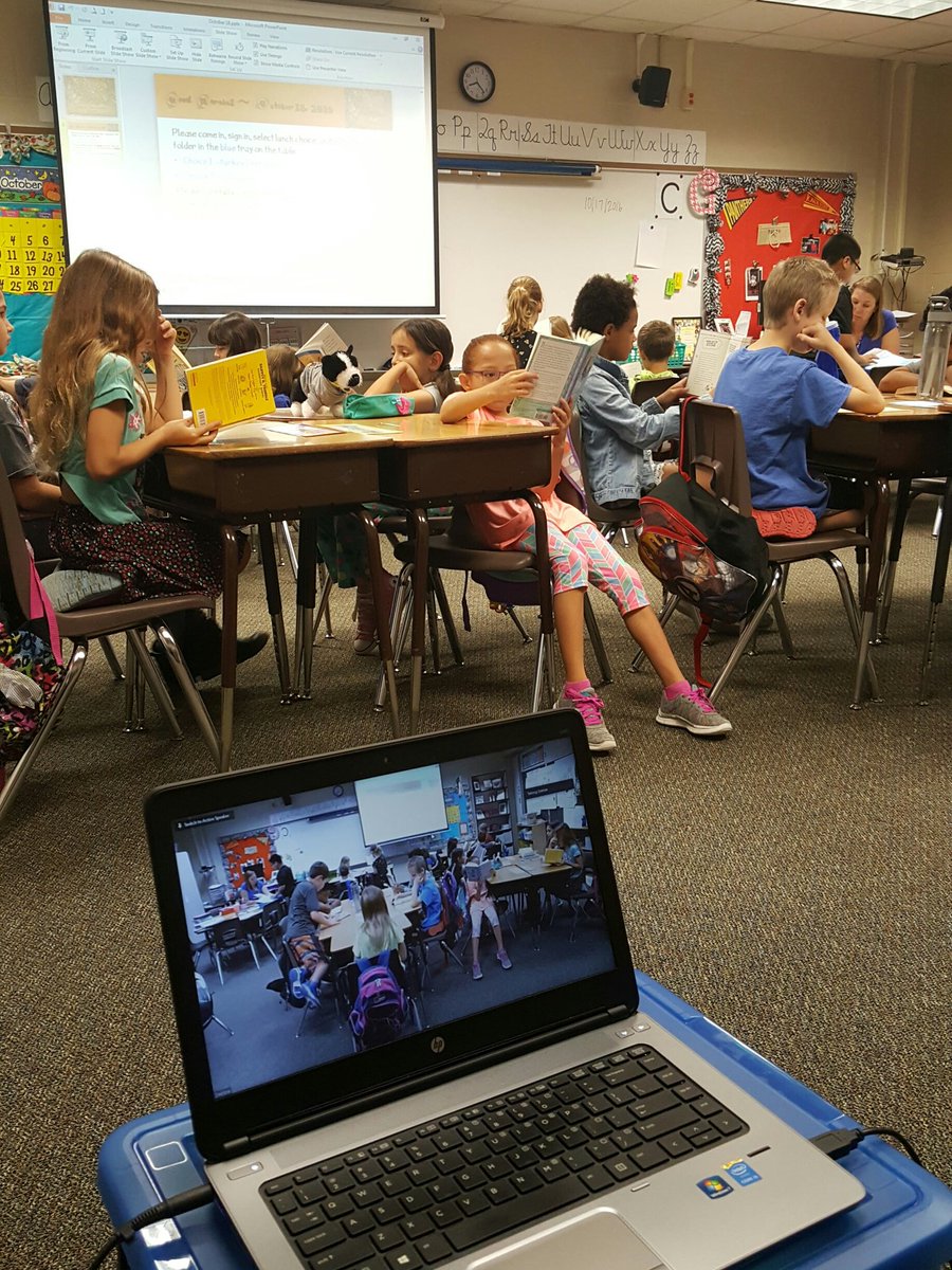 ElizabethK_88's tweet photo. Virtual rounds D2 w/ Ms. Emily Garcia's 3rd grade math Ss- iPads & QR codes to increase learner engagement @HumbleISD_HHE #humbledl #hTILT https://t.co/JQSo9JGDa7