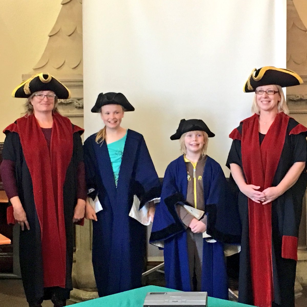 NewburyTC's tweet photo. In our penultimate #localdemocracyweek session we welcomed the Home Educated to the #Newbury Town Hall. #ELDW2016 https://t.co/Zg0XRLZUIo