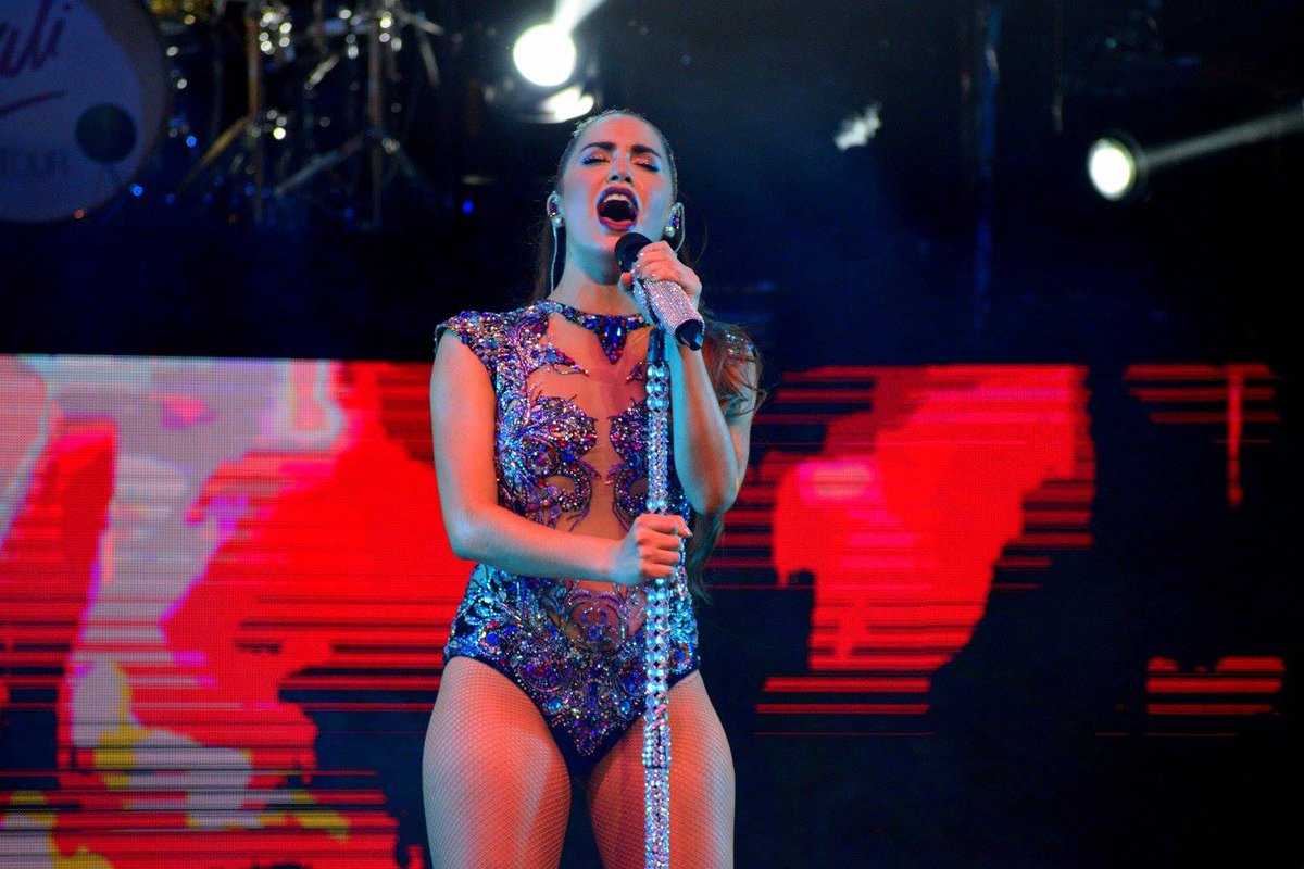 svitlanaespos's tweet photo. @laliespos #SOYTour #LaliEnElOpera 💞🎶 https://t.co/BNk0OoZNAo