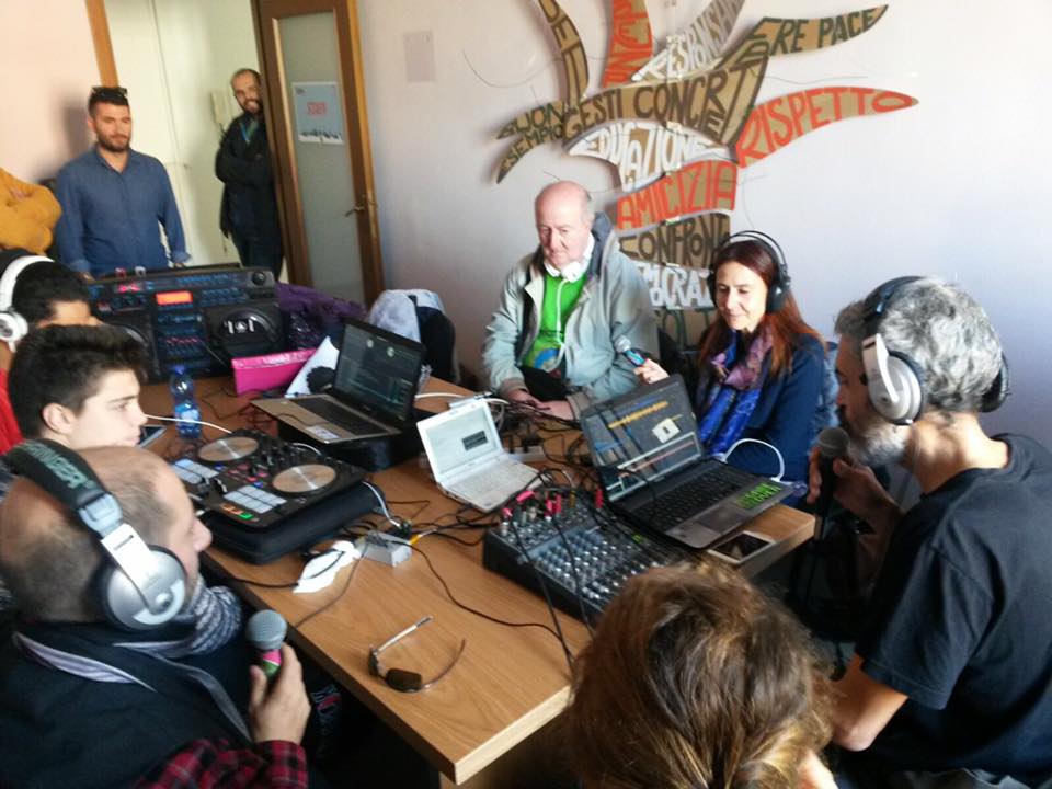 a #Baggio la #radio è #libera mixcloud.com/shareradio/sag…
#shareradio si racconta senza filtro nonostante la #censura del #municipio7