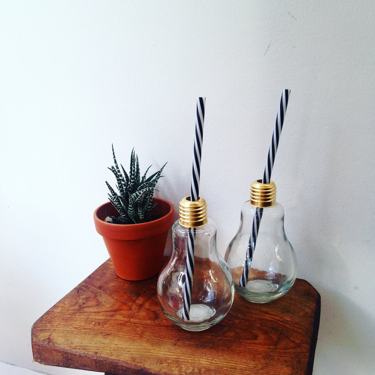 JOLLY_BROWN's tweet photo. Lightbulb Glasses ๐ค๐ปFresh gifts and homeware in store now #JOLLYBROWN #jbhome #lightbulb #glasses #mugs #gifts #anyoccasion #jb https://t.co/kYOJqW0t91